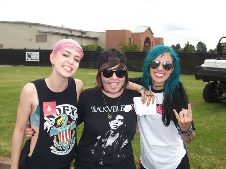 RandomRed1950's tweet image. @andyblack and @DollSkinBand  I saw these guys on day two of warped to it  was awesome!! I get to meet doll skin as I walk in throw the gate