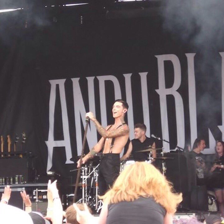 RandomRed1950's tweet image. @andyblack and @DollSkinBand  I saw these guys on day two of warped to it  was awesome!! I get to meet doll skin as I walk in throw the gate