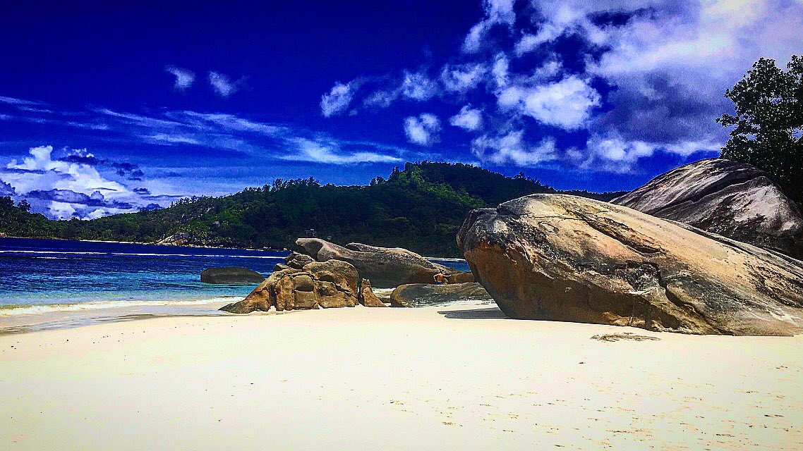lazuli_blu's tweet photo. I ❤️SEYCHELLES 
#VitaminSea #VisitSeychelles #Vacation #Holidays #VitaminSea #WishYouWereHere #AmazingPlaces #ILoveSeychelles https://t.co/o2g61OGToi