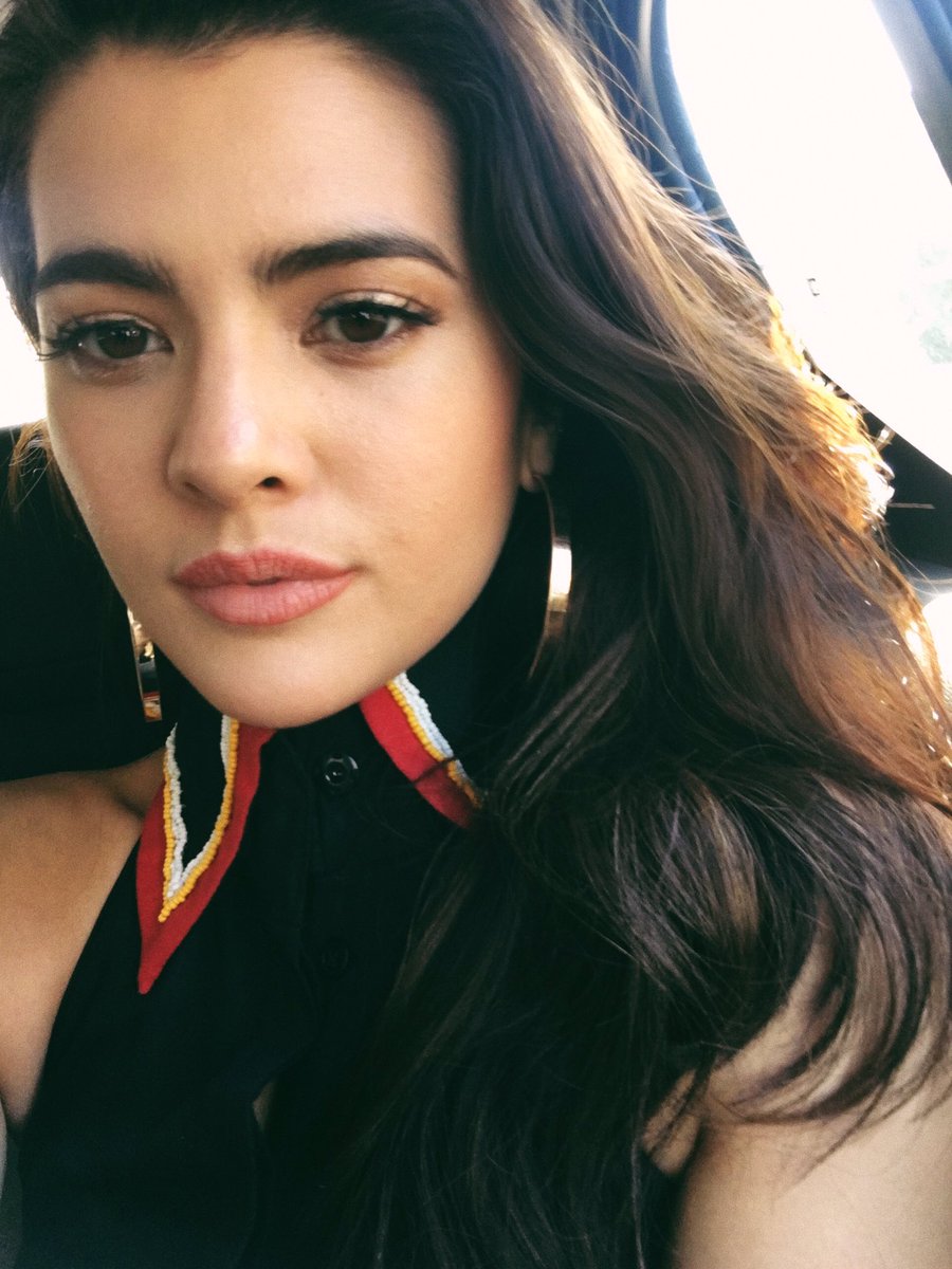KatarinaRodri's tweet photo. Another day in sunny Spain, styled by @pjalmera 🌞 https://t.co/GzDphGCUc0