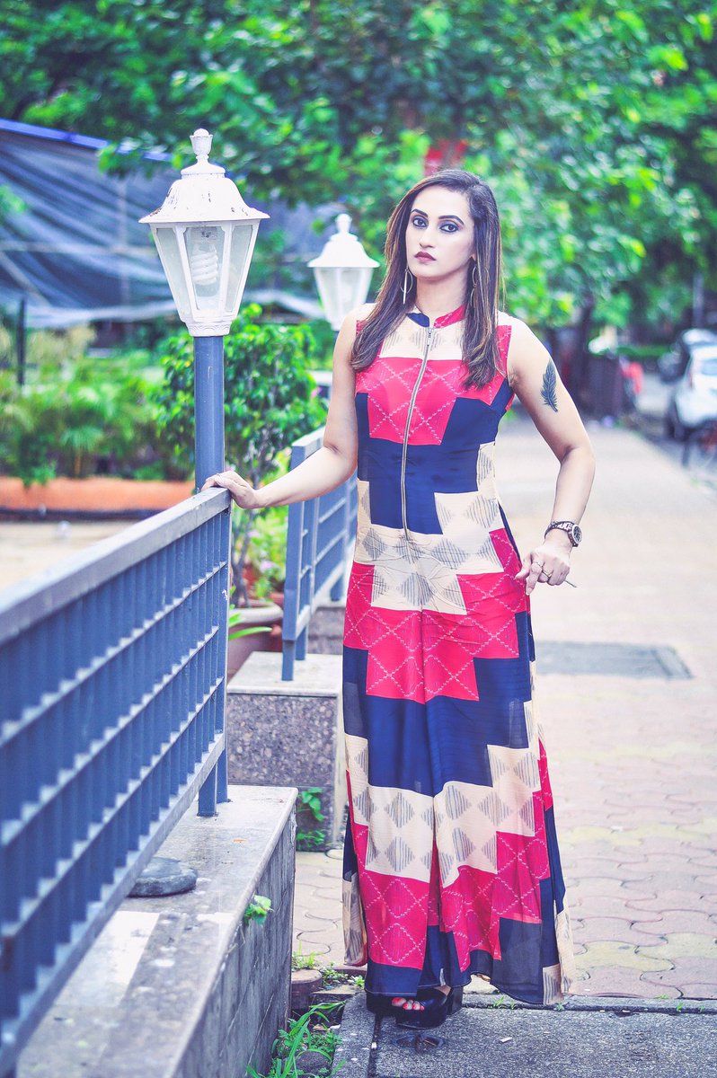 shilpiiz's tweet photo. #WhatIWoreToday: Abstract print crepe silk flared jumpsuit that looks like a maxi dress from @labelritukumar #TheStyleToast
📸: @mayurshedge https://t.co/KKreruaMZA