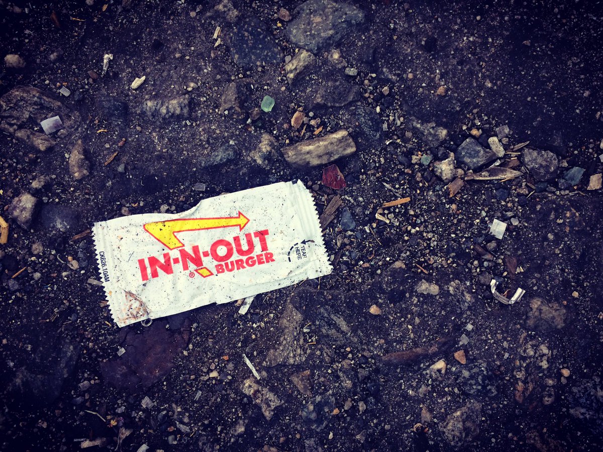 Emily__Wessel's tweet image. Stopped by to catch up w/ @apaulo8 &amp;amp; @MainFlowMusic at a video shoot today in #DTLA 🎶🌃🌇🎶