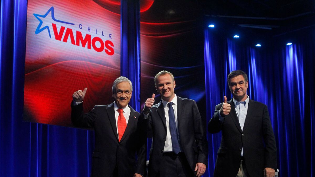 ConstanzaDeniss's tweet photo. CHV confirma a los primeros 3 humoristas para el festival de viña 2018 #DebateChileVamos https://t.co/esboUA60EL