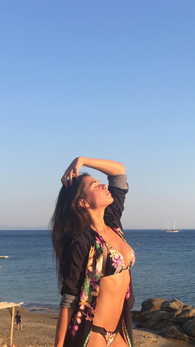 Amanda_Faical's tweet photo. Mykonos! https://t.co/HvhBqWpjgk