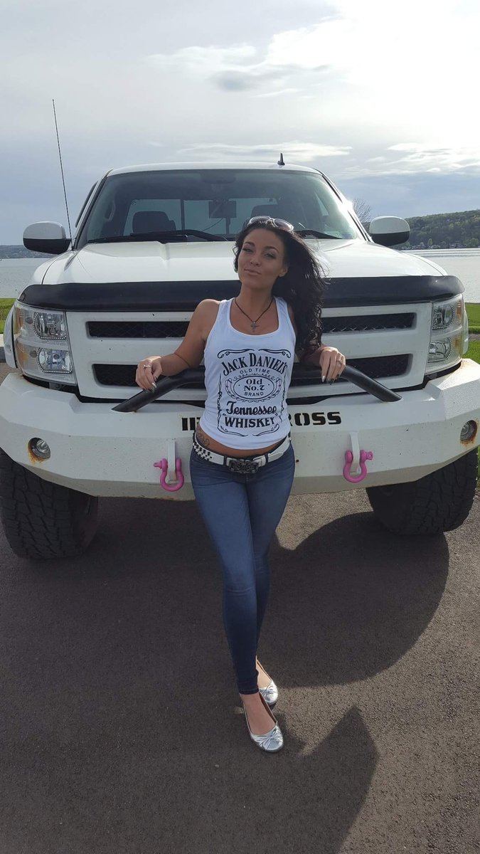AlishaDidIt's tweet photo. The only thing I love more then my @chevrolet is an ice cold @JackDaniels_US 🇺🇸🇺🇸🇺🇸 #Chevy #FullsizeChevy #LiftedChevy https://t.co/WohboWL2u0