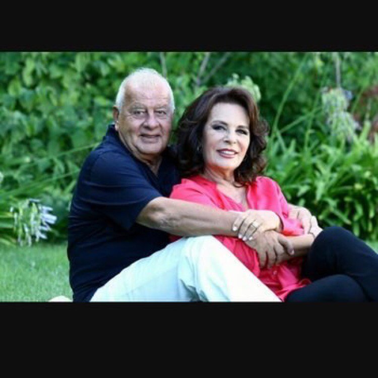 Bu ülkenin samimi müslümanlarının duaları seninledir Türk sinemasının en güzel ve en naif sanatçısı Hülya Koçyiğit