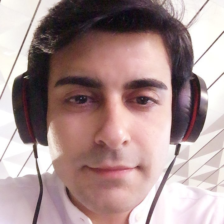 TellyTalkIndia's tweet photo. Heart❤, if you just love #GautamRode's selfies! https://t.co/lI1r3hhH9Y
