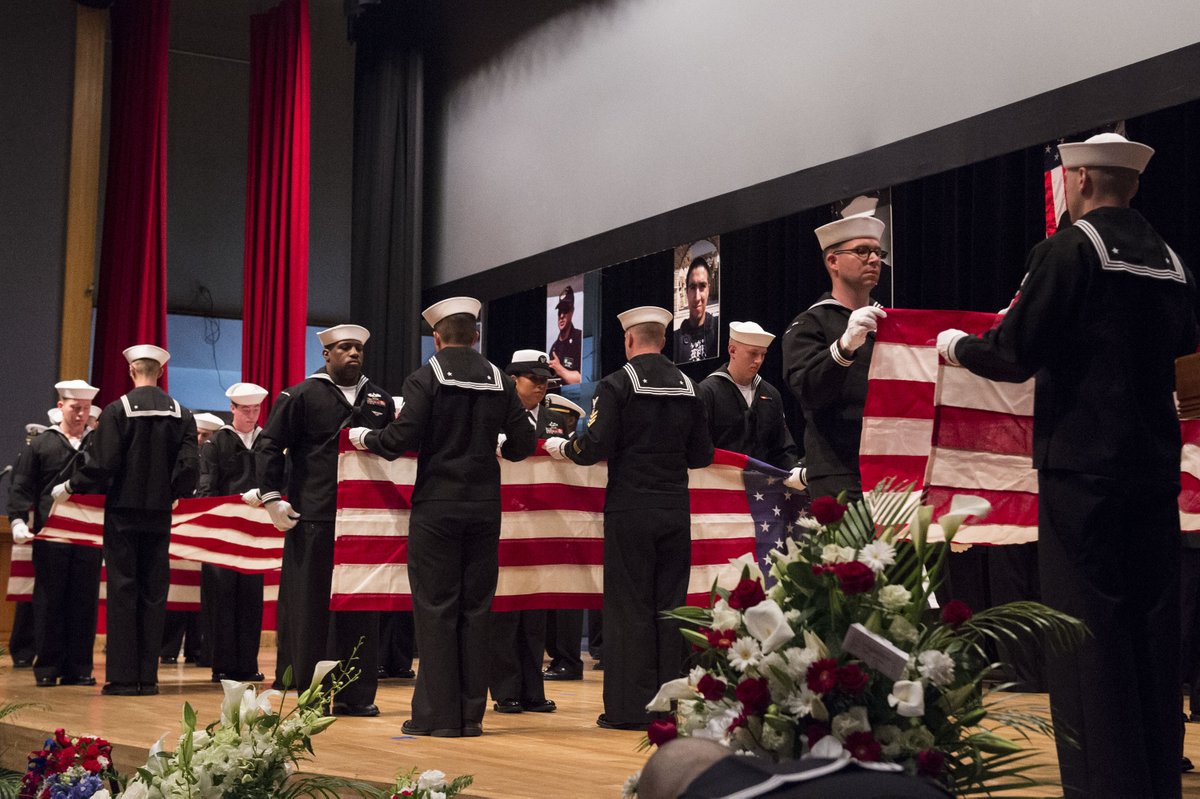 US7thFleet's tweet photo. Sailors, family and friends from #USSFitzgerald gather for a memorial honoring the #Fitzgerald7 who died June 17. https://t.co/QPpHDtwxiM