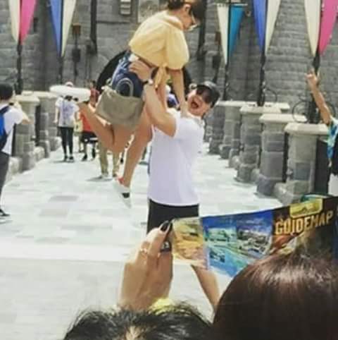 IamRmgurl's tweet photo. Ay.. Happiest Place nga..
Abang-abang sa IG..
mukhang may mga version ito 😍
#ALDUBARKADSinHK
#ALDUBEBcation https://t.co/iY5oUPbe1m