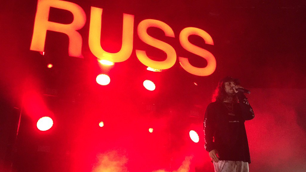 ThatKidTravis21's tweet photo. @russdiemon Thanks for the amazing performance you gave even though the @FillmoreDEN sound guy fucked up!#RespectRuss https://t.co/lBAIRZZ8ld
