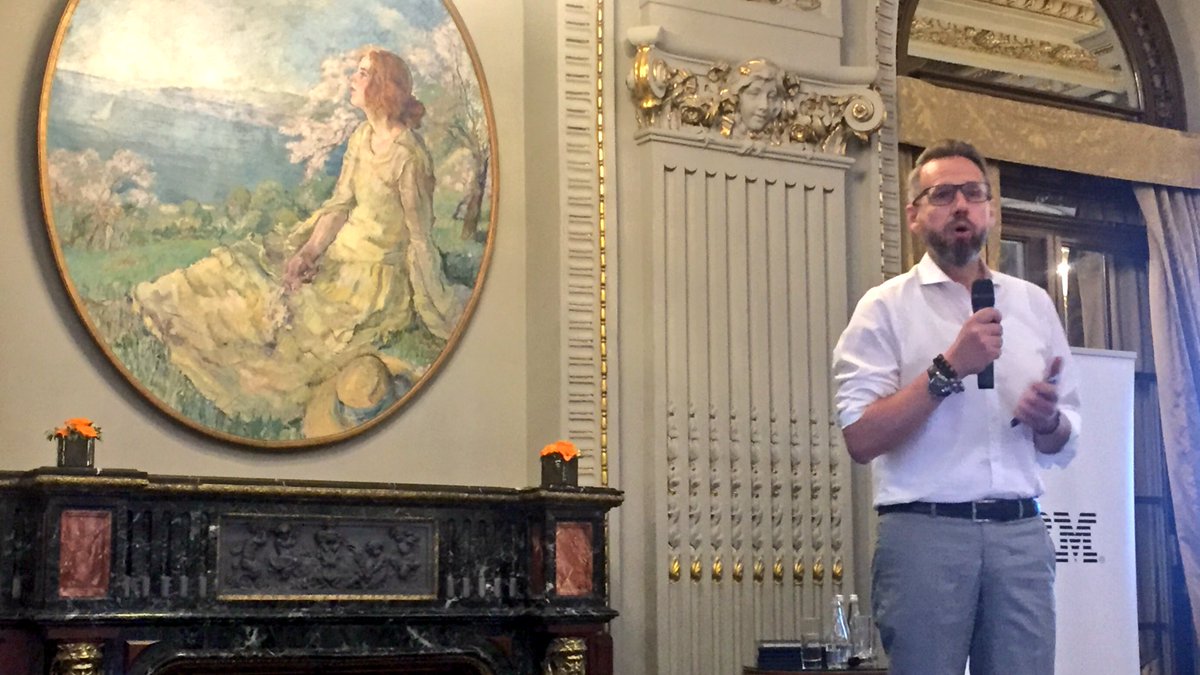 RonaldVelten's tweet image. Good to see @geroldgutti opening the MCC All Hands Call live webcast from Bucharest #ProudIBM