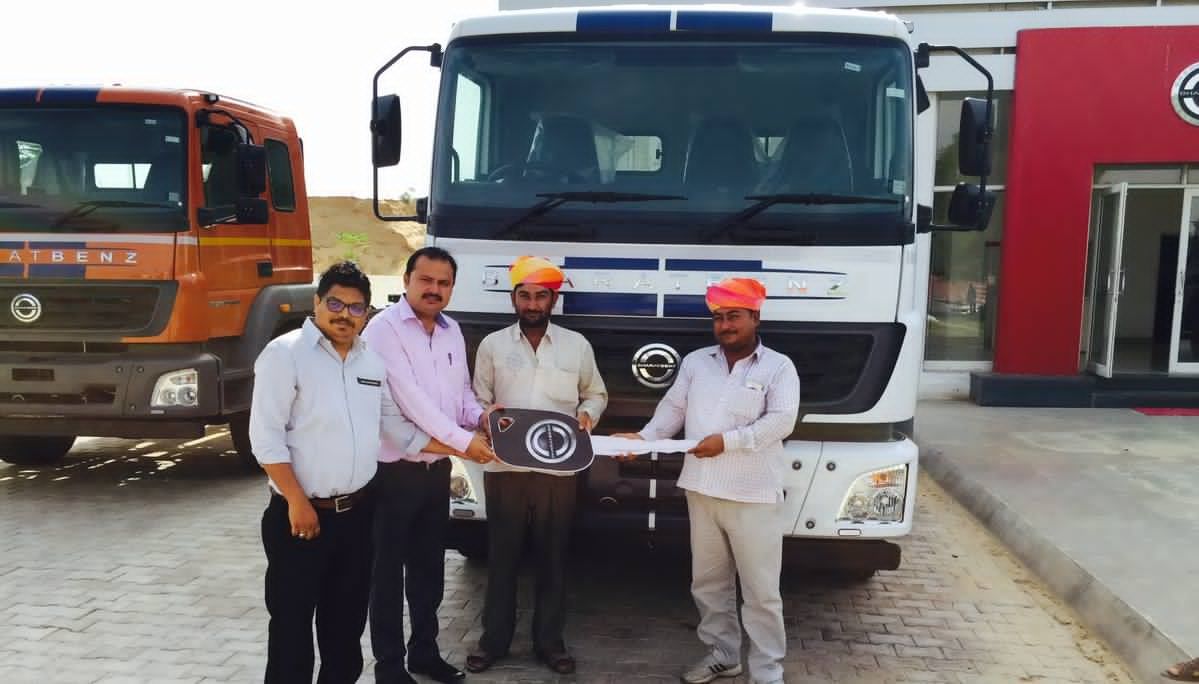 BharatBenz1's tweet photo. Key handovers of our #BharatBenz trucks and buses to excited customers all over India. We welcome you to the family!
#ProfitTechnology https://t.co/2p2D3mrPLK