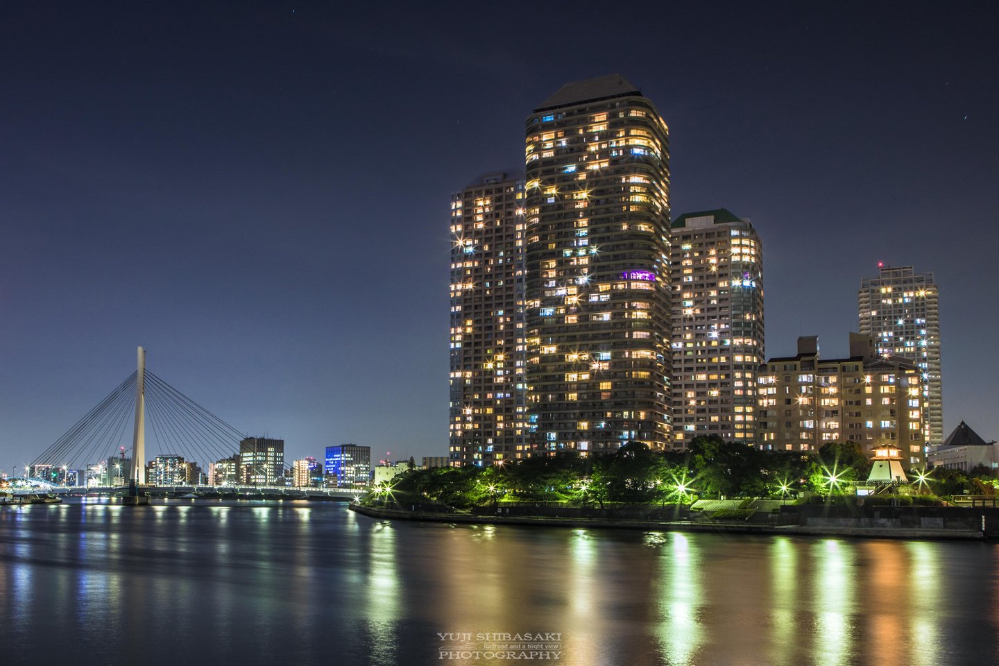 Yuji Shibasaki Photo 中央大橋とスカイツリー 久しぶりに隅田川に来ました 思えば都内夜景の原点は 隅田川の橋のライトアップ 最後はなんだかマンション広告の写真みたいになってしまった T Co Al4zbvvg97 Twitter