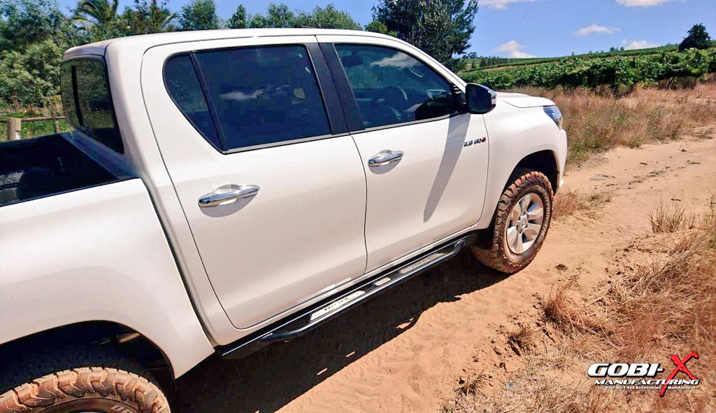 TuffTrek's tweet photo. Treat your Pick Up to a Set of GOBI-X Heavy Duty Fully Jackable Rock Sliders - #hilux #rangert6 #vwamarok https://t.co/SqGNpdw9IB https://t.co/7k0Y7VGxiF