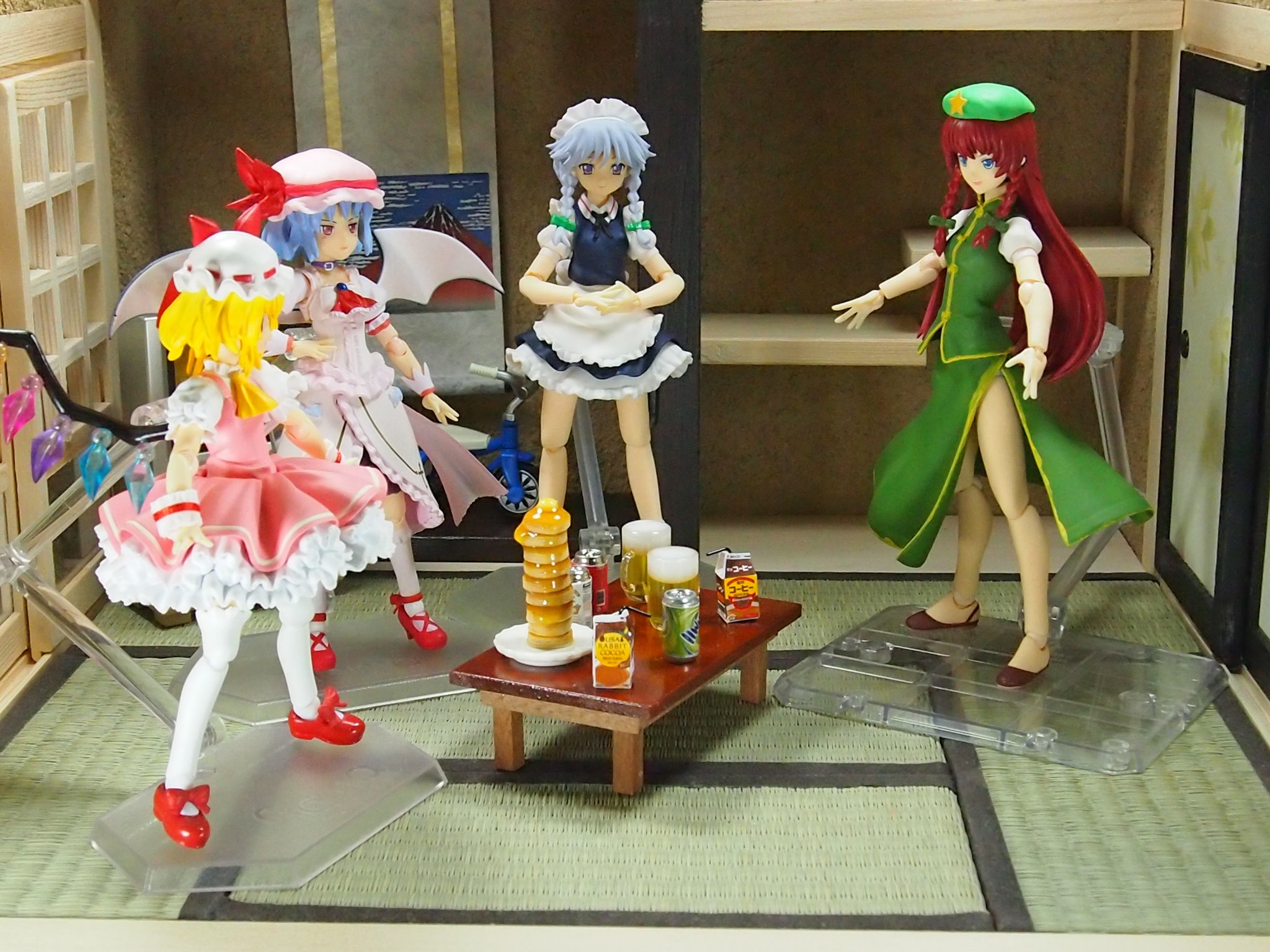 なかたに ｐｏｌｏたに Figma改造 東方project レミリア フランドール 十六夜咲夜 紅美鈴 美鈴完成記念ぱーてー レミィ ってか全員靴脱げや T Co 006qvmgblc Twitter