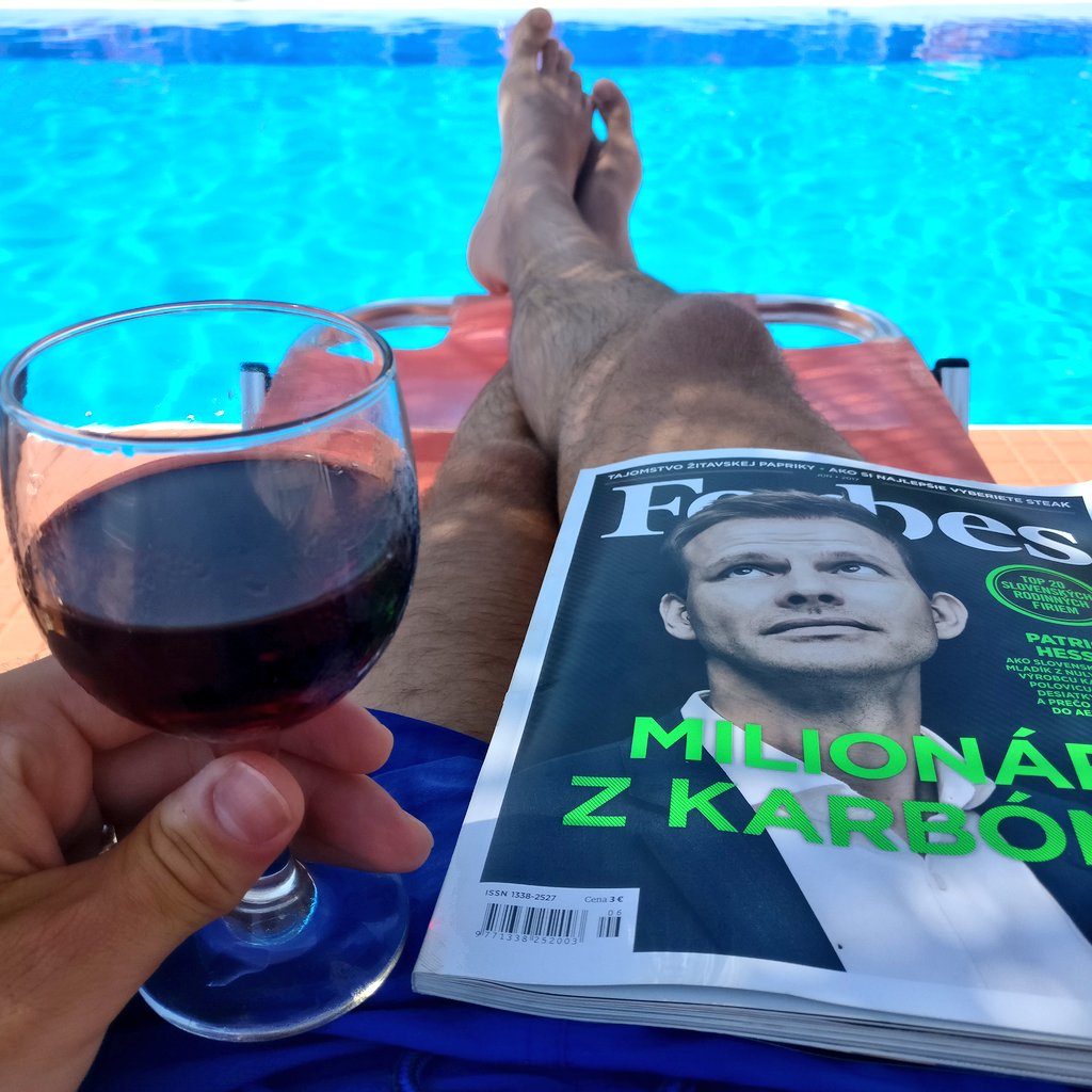 myrecc's tweet photo. dovolenka bez @ForbesSlovensko nieje dovolenka, alebo @ForbesSlovensko bez dovolenky nieje @ForbesSlovensko?
#forbes #redwine #invinoveritas https://t.co/OCXmwlW1Sr