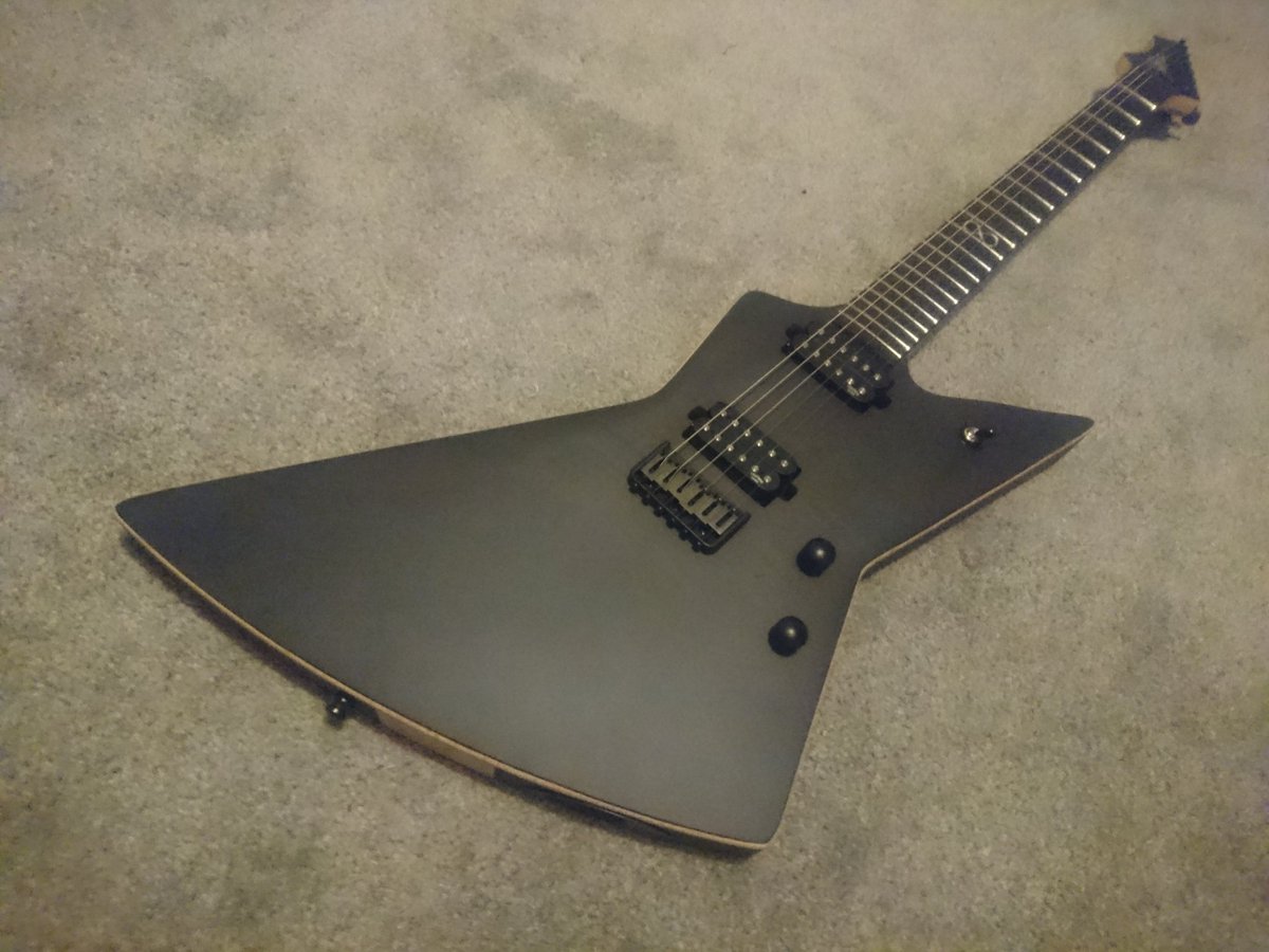 garywaethelugs's tweet photo. ...So this bad boy arrived yesterday. I am ridiculously happy with it!!! 😀😀😀 @chapmanguitars @RobChapmanMusic #GhostFret https://t.co/Gqfm62uRQ4
