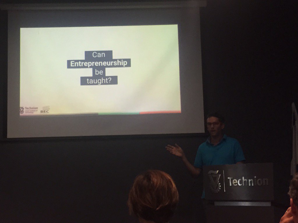 En Haifa, tratando de responder a la pregunta clave... <a href="/InnFactoryUnav/">Innovation Factory UNAV</a>