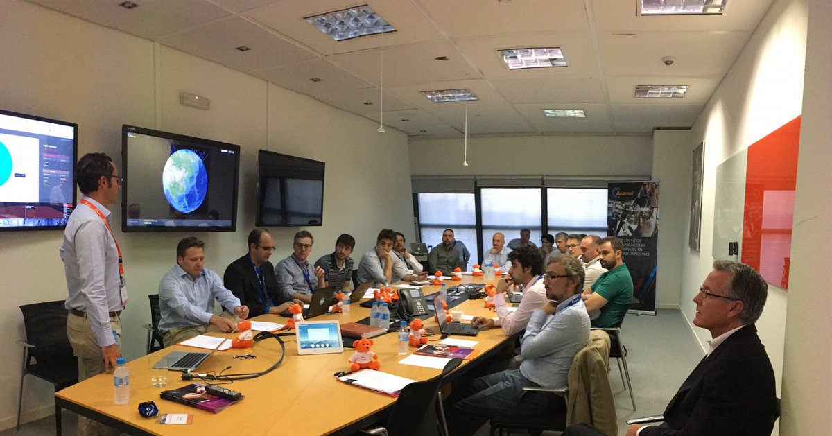 AkamaiES's tweet photo. Sala llena! Roadshow de @AkamaiES y #SOASTA. Buen contenido, buenos speakers, demos y testimonio de clientes. https://t.co/zIDferSnXj