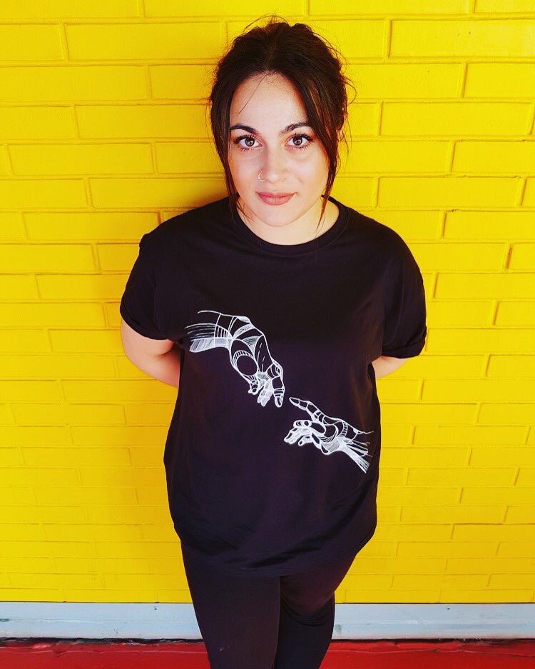 #Art is in big and small things. Art is everywhere. 
#ink #collection #hands #TuesdayThoughts #TuesdayMotivation 💛💛💛💛