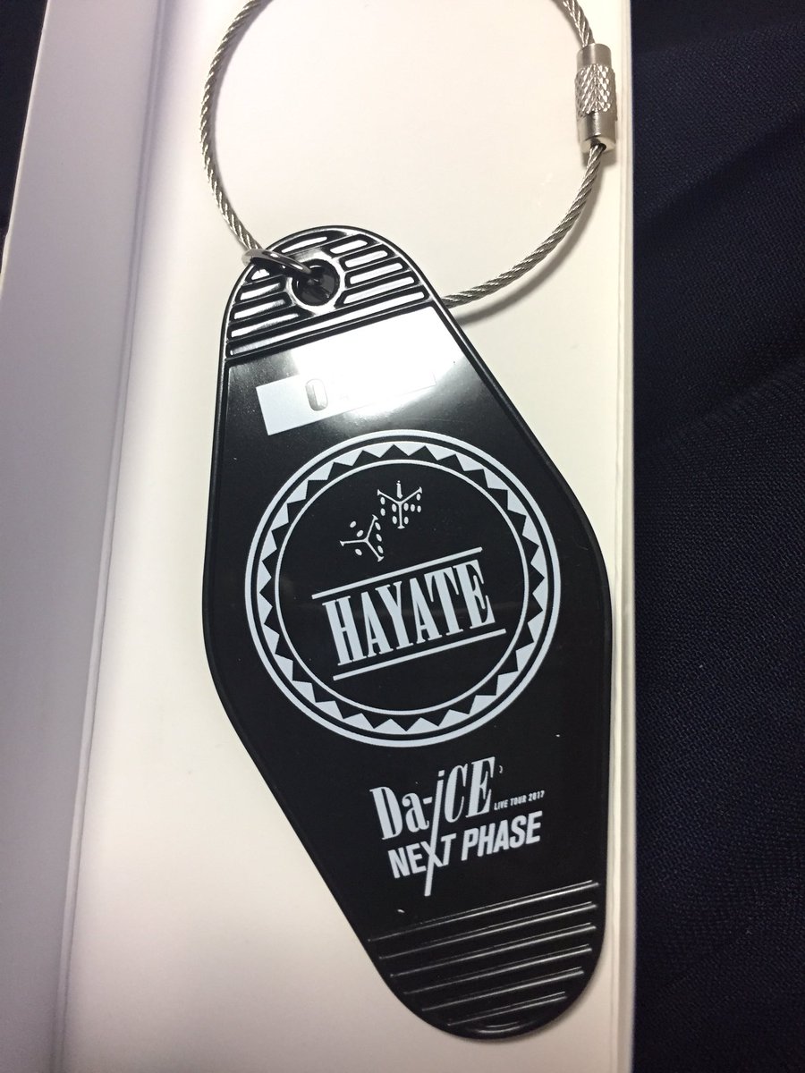 aaa_shin773's tweet photo. Da-iCE   グッズ

IDキーホルダーの和田颯くんを工藤大輝に、交換してくれる方いませんか？
輸送希望です😔

#Da-iCEグッズ
#phase5
#花村想太
#工藤大輝
#和田颯
#岩岡徹
#大野雄大
#拡散希望
#IDキーホルダー https://t.co/OVlfvb4pY0