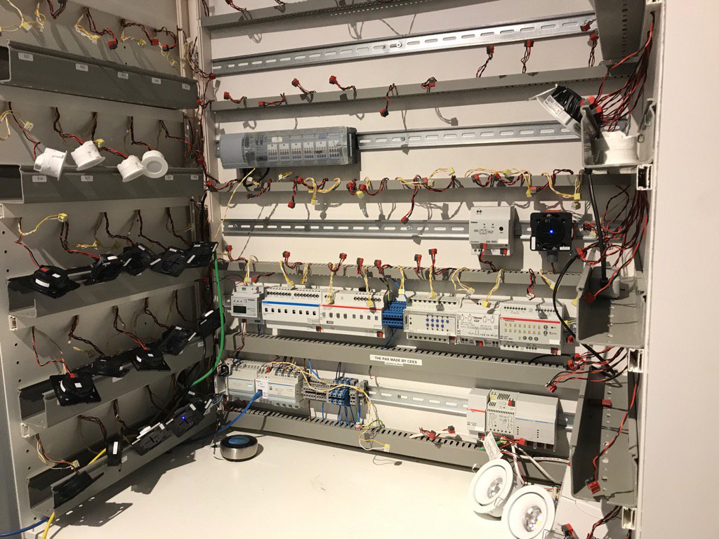 Programmeren en testen Meerdan style #beprepared #workinprogress #domoticaprofessionals