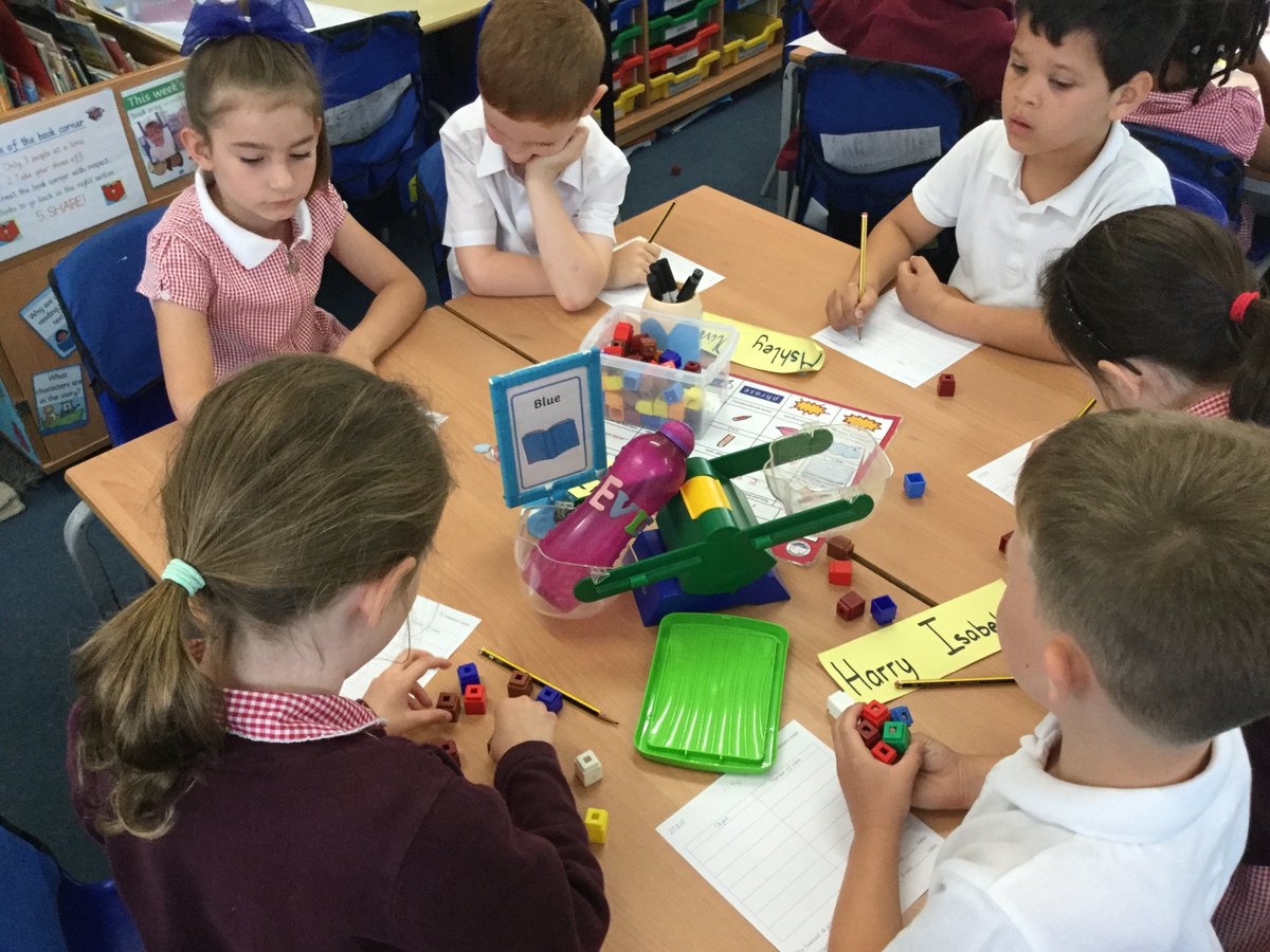 ThamesideSch's tweet photo. Weighing classroom objects using cubes. I wonder what the heaviest object will be. #YBStps #mathstps https://t.co/YwAY6Rl3IK
