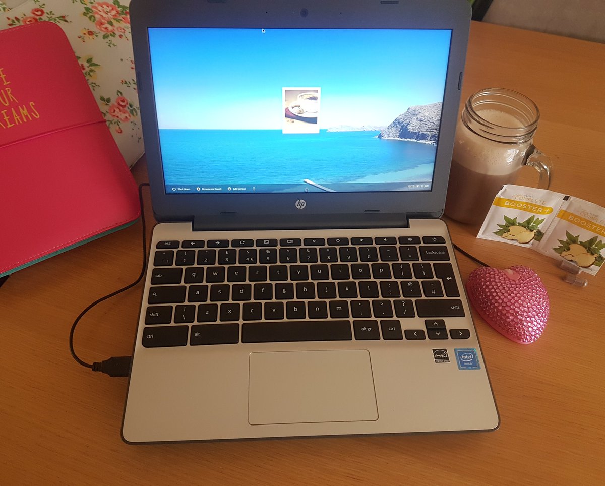 RachelLouise82's tweet photo. My little home office for the morning
#liftednotgifted #business #mumtrepeneur #busymum #joinmyteam https://t.co/Mjt6O93FeL