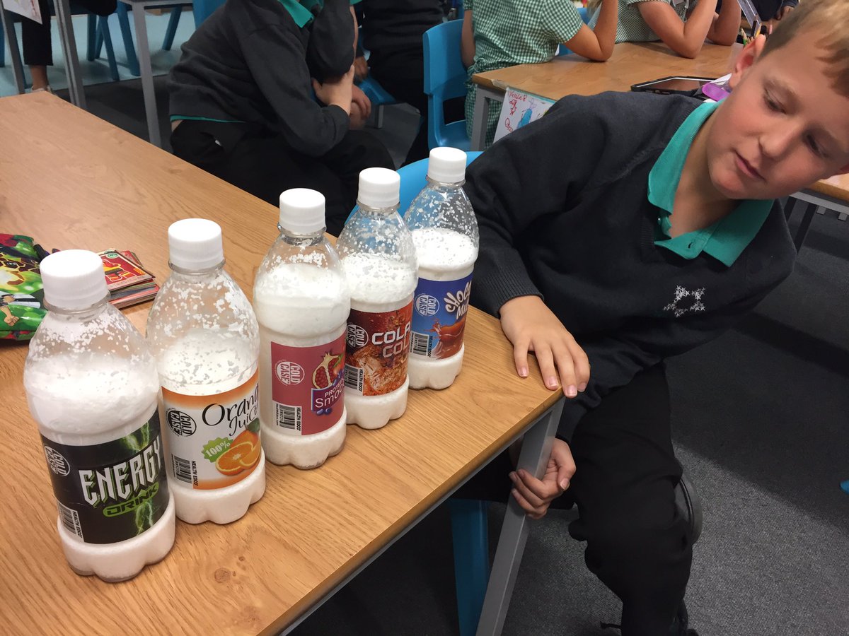 miss_hendry's tweet photo. Lots of new learning happening during our Healthy Eating talk #healthweek #healthychoices @CloughSport https://t.co/rhBdWwWxPM