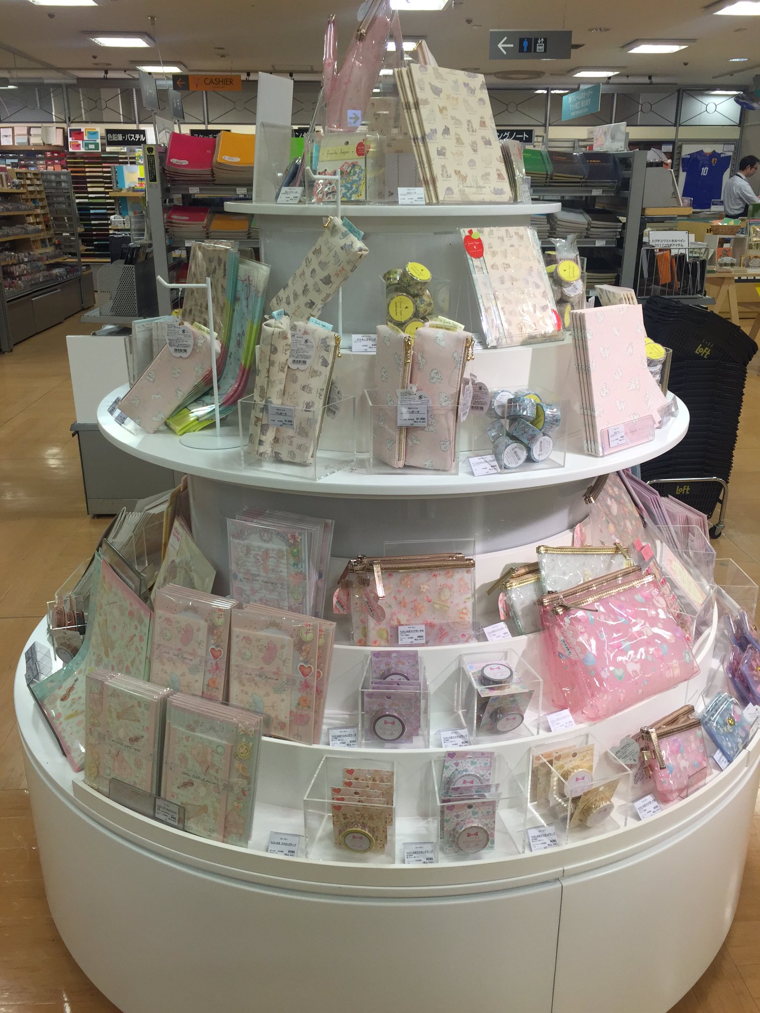 仙台ロフト かわいい ワクワク たけいみき さんの ステーショナリーを特集 かわいいの魔法 に かかっちゃってくださいね ﾉ ノート メモ マステ ふせん レターセット フレークシールの他にも クリアポーチ クリアファイル カード