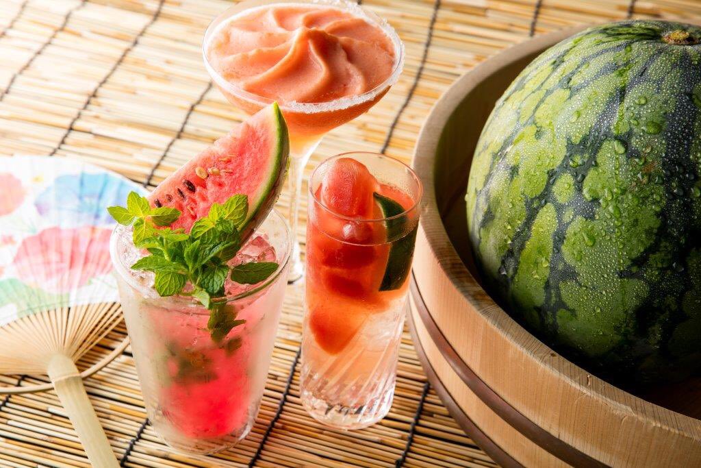 ヒルトン東京 公式 Twitterren 夏来ちゃう 7 1 7 31セント ジョージ バーでは夏の代名詞 スイカカクテルフェア を開催 スイカ にミントをあわせたモヒート 100 スイカの氷で作るフローズンマルガリータ キュウリの香りがするジンにスイカの氷を入れて