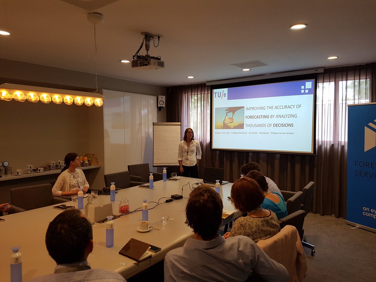 EyeOnPlanning's tweet photo. How does human behaviour impacts forecast accuracy? PhD student Bregje from @TUeindhoven will tell us #EyeOnAnalytics https://t.co/oVb7Qw2F3R