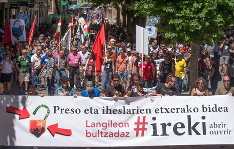 LABpublikoa's tweet photo. Jon Urrusolo @info7irratia'n @Kalegorrian #ireki La clase trabajadora vasca sigue implicándose por lxs #presxs https://t.co/GvExXxcpmK https://t.co/pFaUWYsFVC