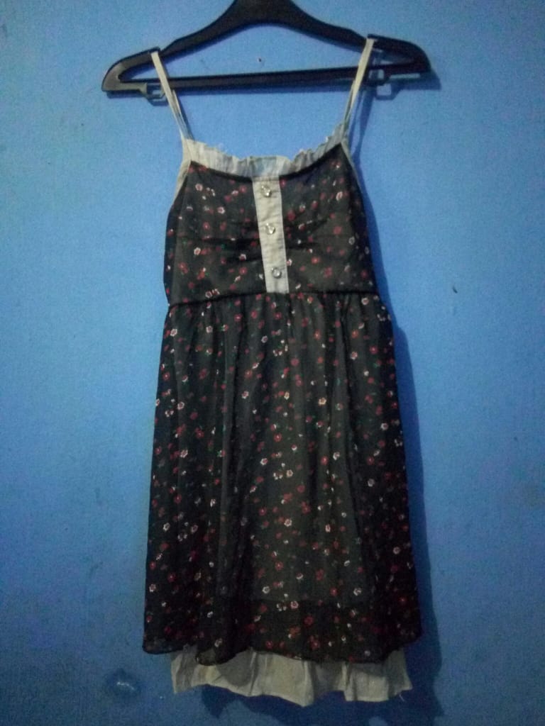 Dapatkan barang bekas berkualitas-ku, hanya di prelo.co.id/tanktop-hitam-…. #PreloID