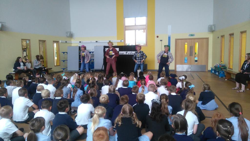 ParisClass's tweet photo. A great morning asembly with a bit of line dancing! https://t.co/cCAbQwj9kW