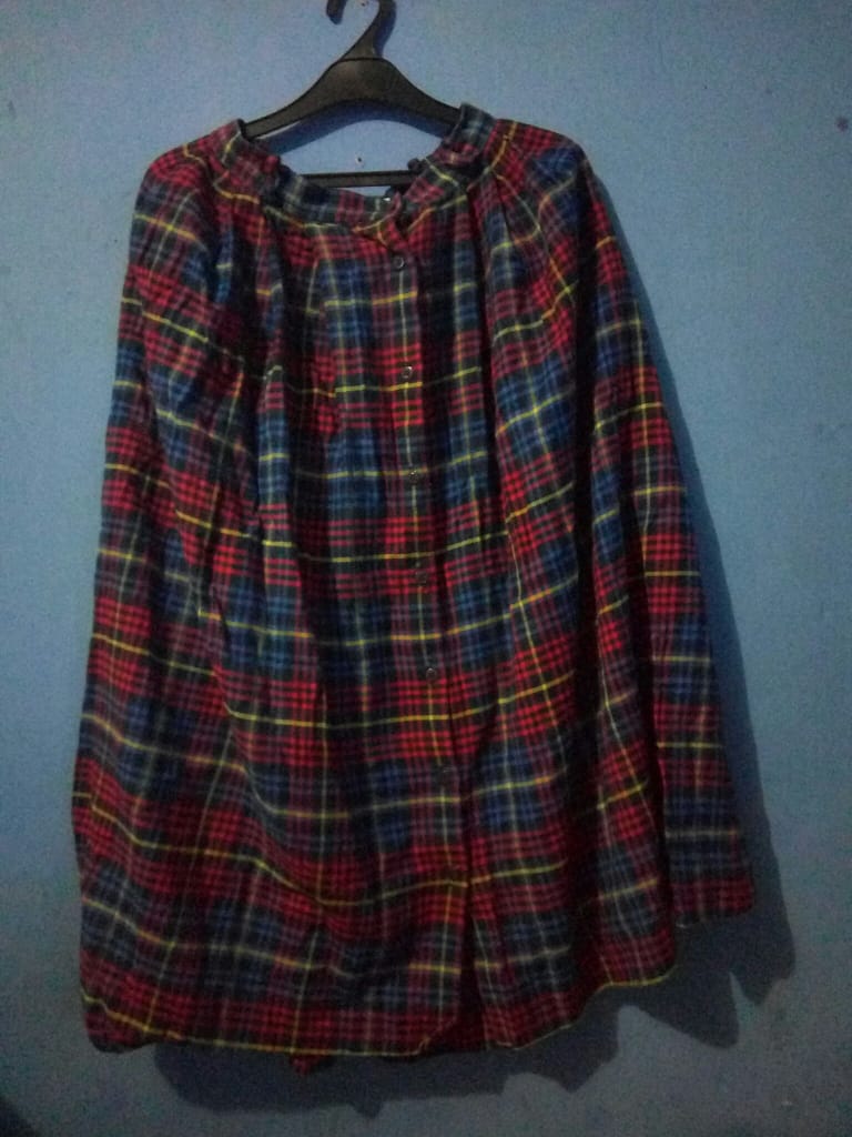 Dapatkan barang bekas berkualitas-ku, hanya di prelo.co.id/rok-kotak-kota…. #PreloID