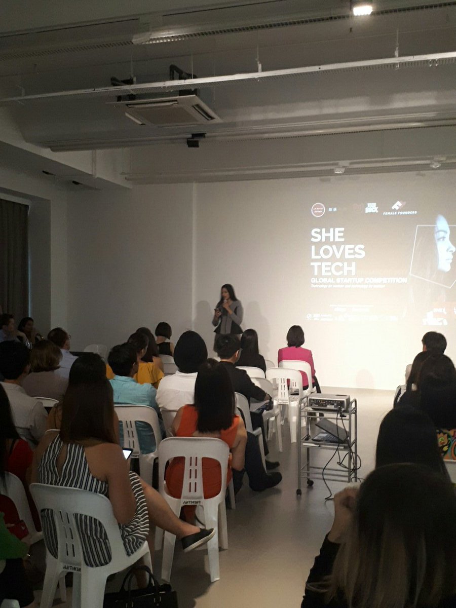 FF's very own founder <a href="/RoshniMahtani/">Mark🤚</a> inspiring our <a href="/SheLovesTechOrg/">She Loves Tech</a> finalists #FemaleFounders #entrepreneur #shelovestech #womenintech