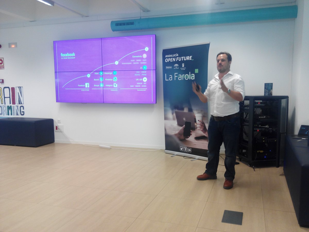 Aedifico_es's tweet image. Interesante charla en #LaFarola sobre la escalabilidad en #Facebook de las #startups a cargo de @bricechalopet #SomosAOF 👏👏👏👏👏