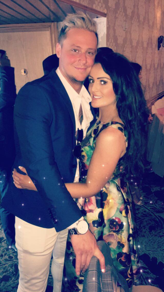 Look at the stunning @jo_glowreality and <a href="/Deano_Glow/">Dean Doyle</a> with there kiss tan ... 

<a href="/glow_reality/">GLOW</a> stars looking great 💋💋

#tan #tanning #kiss