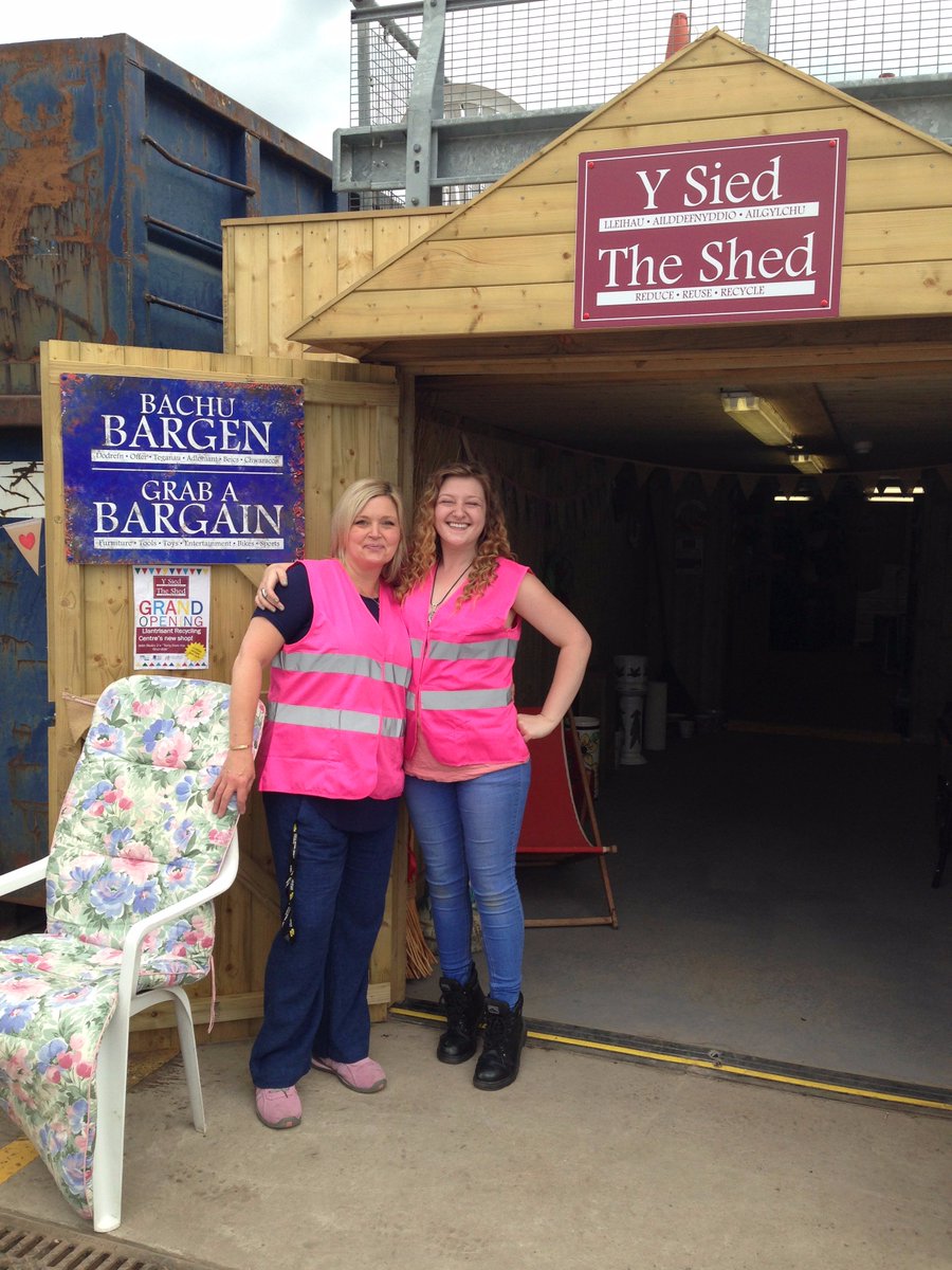 Well done Paula and Hazel for making the @Wastesavers <a href="/RCTCouncil/">RCT Council</a> #llantrisant shed looking so fabulous and welcoming! <a href="/CIWM/">CIWM</a> <a href="/FRNUK/">Futurereadynetwork</a>