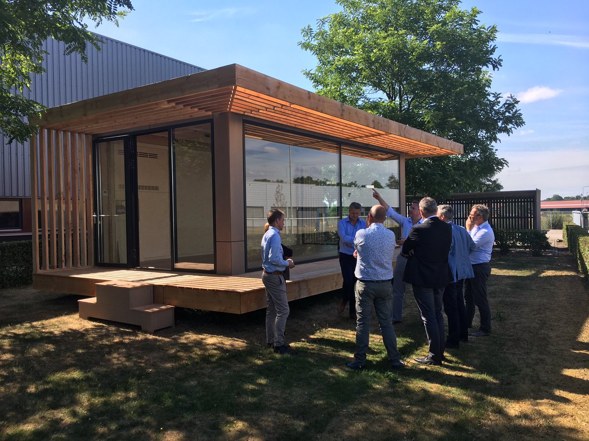 raynolet's tweet image. Gisteren het Prototype box in box aanschouwd met collega's ontwikkelbedrijf Greenport Venlo.
