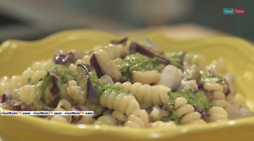 RicetteInTv's tweet photo. “#prontoepostato”: fusilli con melanzane e ombrina di Benedetta Parodi https://t.co/mpG7OJwpss https://t.co/YdwaKT1POe