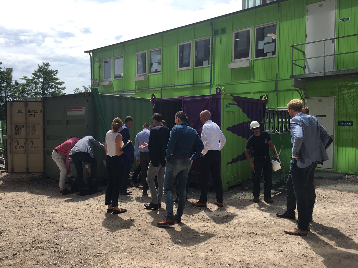 Godard Croon tweet media