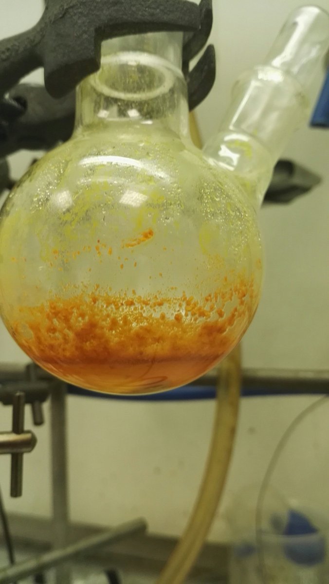 "The product appeared as a fluorescent, dark green powder". Yup. #PhDChat #RealTimeChem #NMRtime