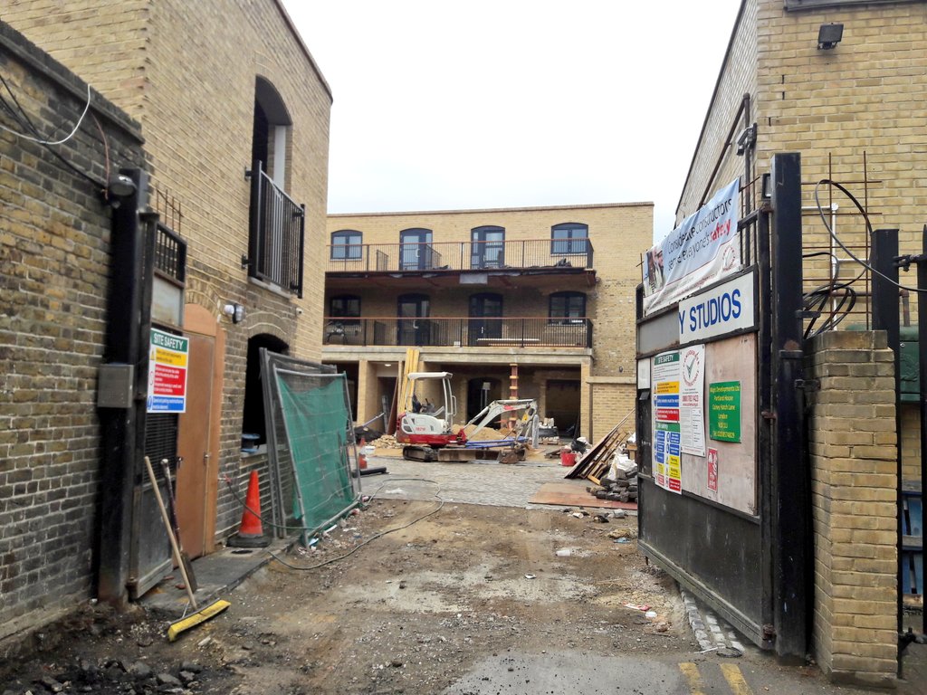 tootingnewsie's tweet photo. Work on Bateman's Yard continues - should be ready in the Autumn! #Tooting https://t.co/yLILM5ngo5