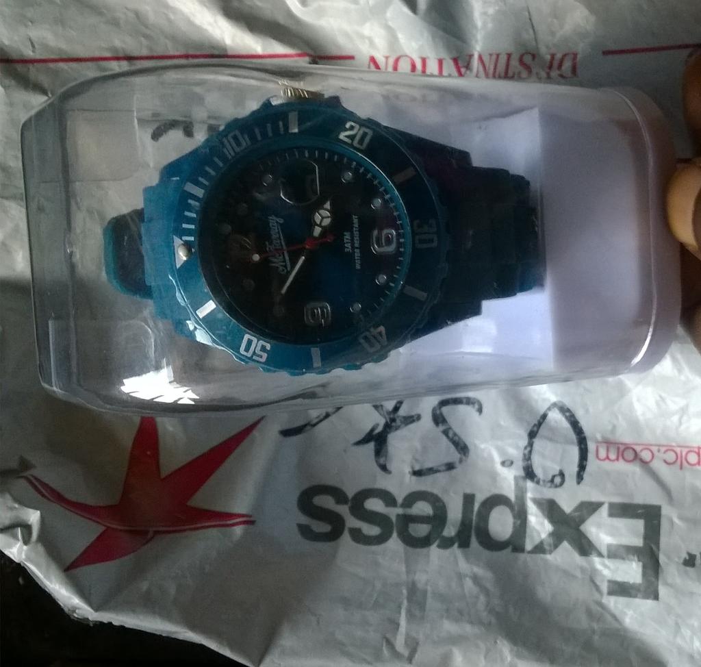anuite14's tweet photo. thanks for the gift of a beautiful #mcfarray⌚ delivered. #dscentsationgiveaway #winner #watchporn #chic #classy https://t.co/OYpLwoqDBs