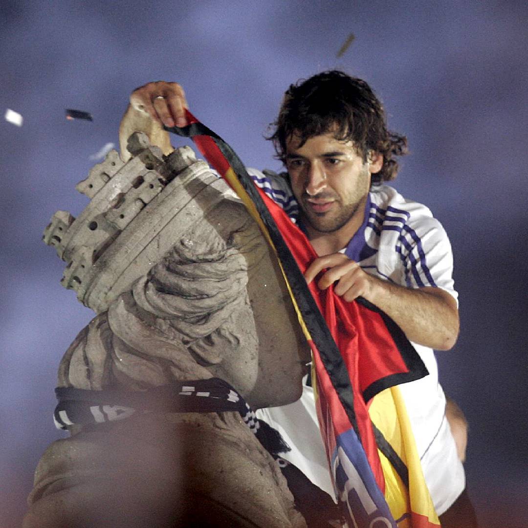 Happy birthday Raul Gonzalez    