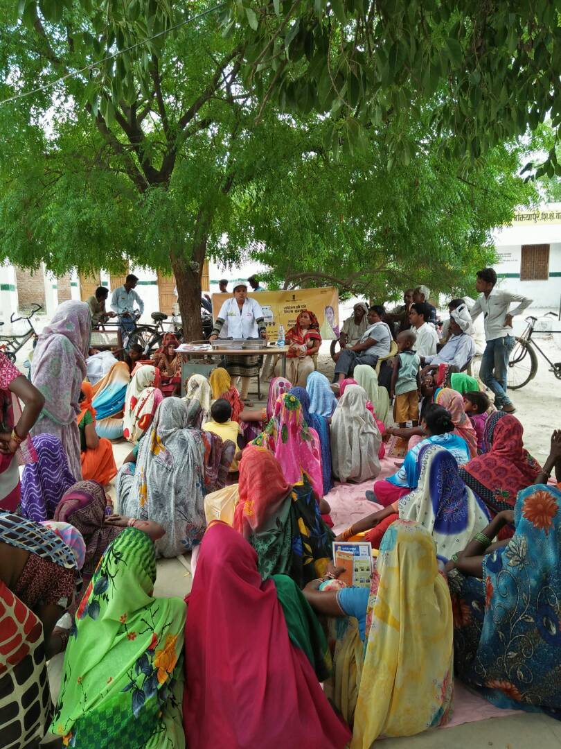 BPCLSultanpur's tweet photo. जिला गोंडा के गांव मलिया पूर्वा में दिनांक २७.०६.१७ को #ujjwalasurakshamitra द्वारा सुरक्षा सम्बन्धित बातों को बताया @BPCLimited @BPCLLPG https://t.co/KiGStsAUul
