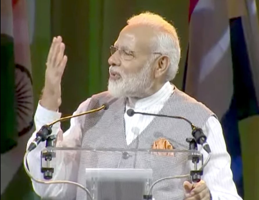 BJP4India's tweet image. हर हिंदुस्तानी विश्व के हर कोने में राष्ट्रदूत है: पीएम @narendramodi facebook.com/BJP4India/vide… #ModiInNetherlands