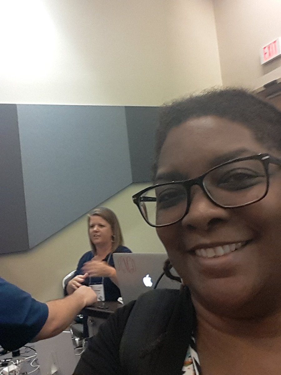 K_Piot's tweet photo. GENIUS HOUR ROCKS!! At #ISTE2017 with  @mcnairan3 
Librarian / Comouter skills teacher from Abidjan Cote d'Ivoire was in the HOUSE! https://t.co/G9P4Qe6l7O